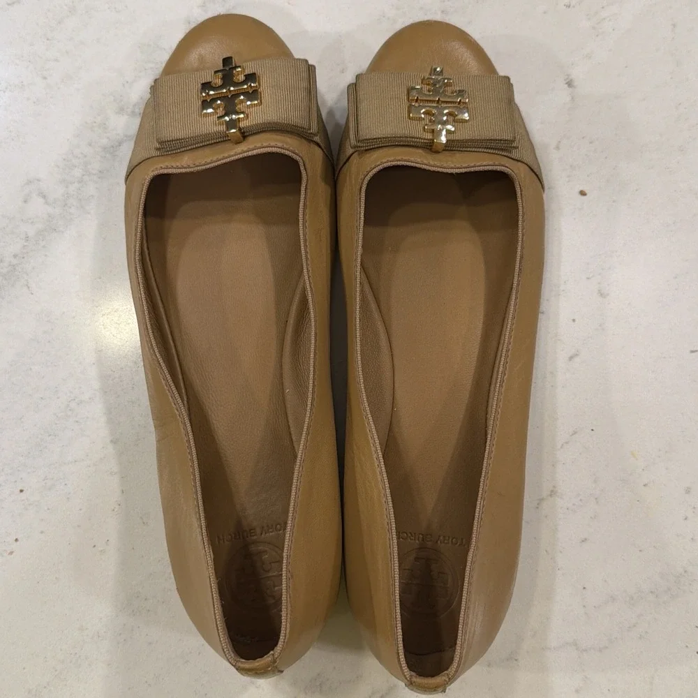 Tory Burch Flats – Tan Leather Size 7